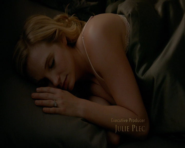 VampireDiaries-dot-nl_VampireDiaries-8x03YouDecidedThatIWasWorthSaving0190.jpg