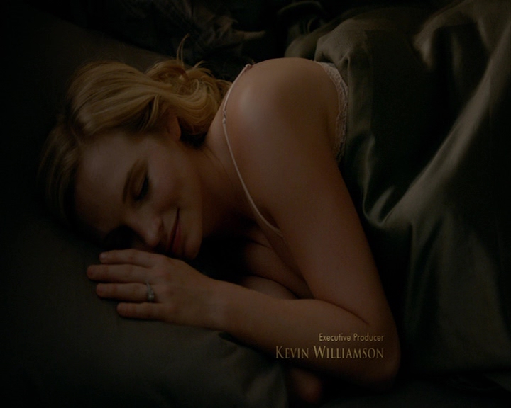 VampireDiaries-dot-nl_VampireDiaries-8x03YouDecidedThatIWasWorthSaving0191.jpg