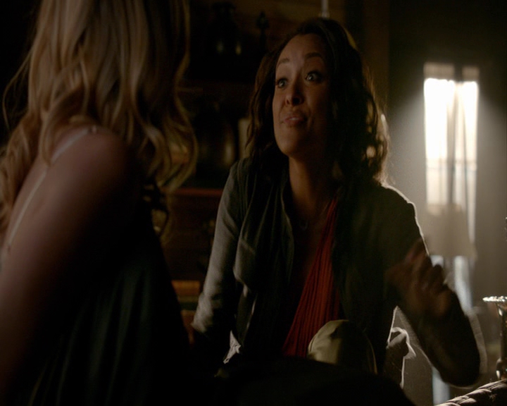 VampireDiaries-dot-nl_VampireDiaries-8x03YouDecidedThatIWasWorthSaving0200.jpg