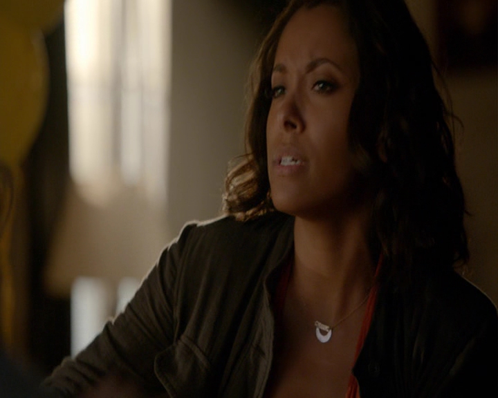 VampireDiaries-dot-nl_VampireDiaries-8x03YouDecidedThatIWasWorthSaving0211.jpg