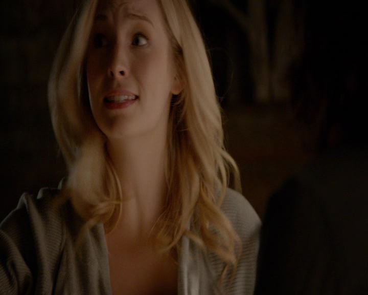 VampireDiaries-dot-nl_VampireDiaries-8x03YouDecidedThatIWasWorthSaving0214.jpg