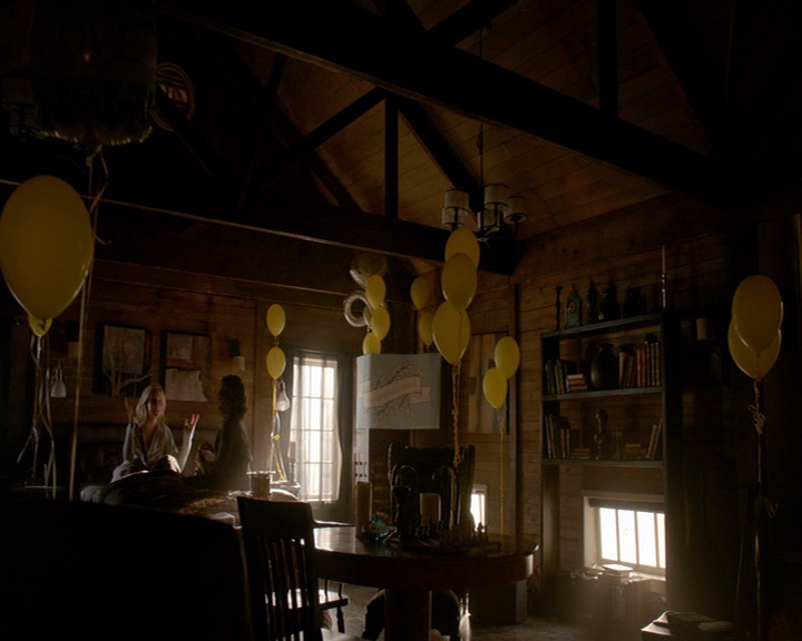 VampireDiaries-dot-nl_VampireDiaries-8x03YouDecidedThatIWasWorthSaving0215.jpg