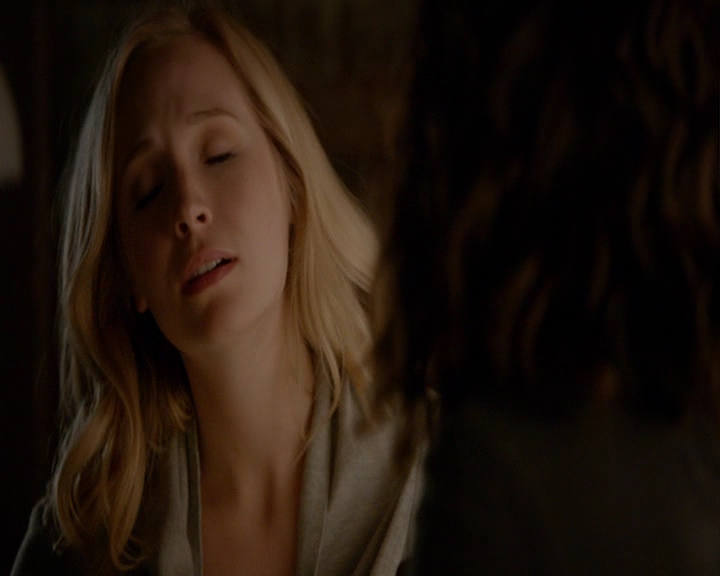 VampireDiaries-dot-nl_VampireDiaries-8x03YouDecidedThatIWasWorthSaving0222.jpg