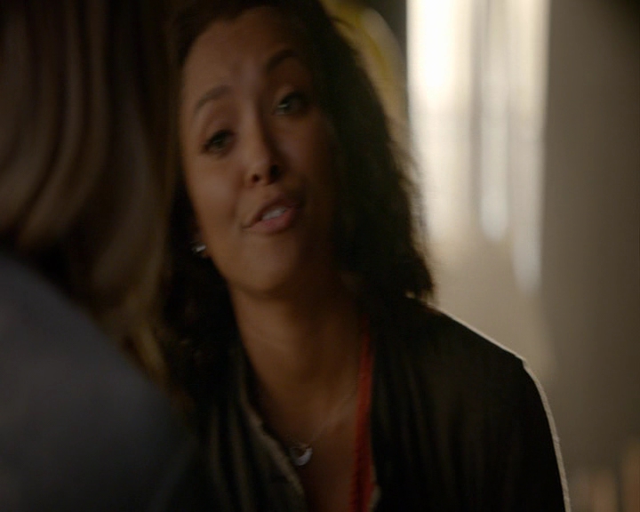 VampireDiaries-dot-nl_VampireDiaries-8x03YouDecidedThatIWasWorthSaving0229.jpg