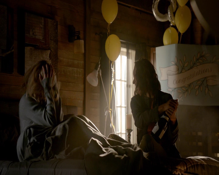 VampireDiaries-dot-nl_VampireDiaries-8x03YouDecidedThatIWasWorthSaving0232.jpg