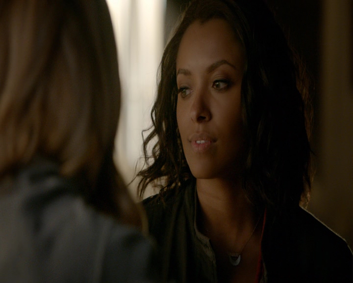 VampireDiaries-dot-nl_VampireDiaries-8x03YouDecidedThatIWasWorthSaving0241.jpg