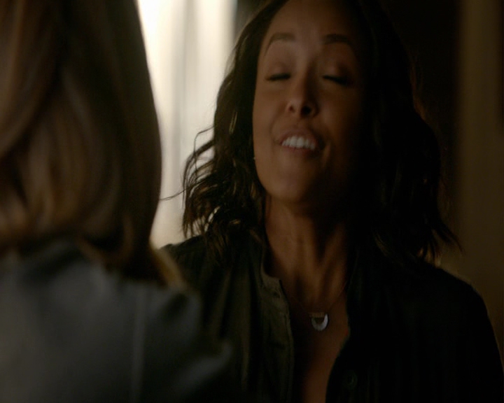 VampireDiaries-dot-nl_VampireDiaries-8x03YouDecidedThatIWasWorthSaving0242.jpg