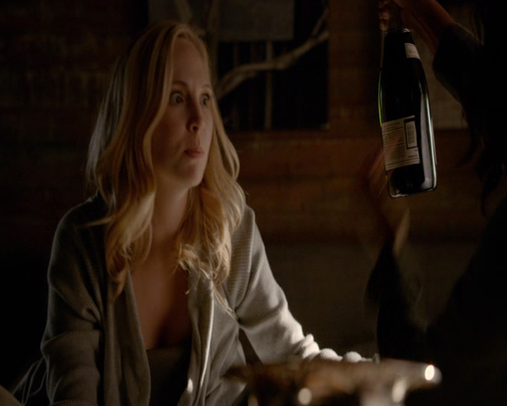 VampireDiaries-dot-nl_VampireDiaries-8x03YouDecidedThatIWasWorthSaving0245.jpg