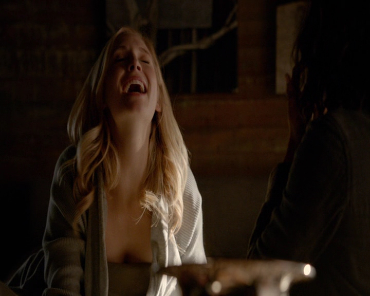 VampireDiaries-dot-nl_VampireDiaries-8x03YouDecidedThatIWasWorthSaving0246.jpg