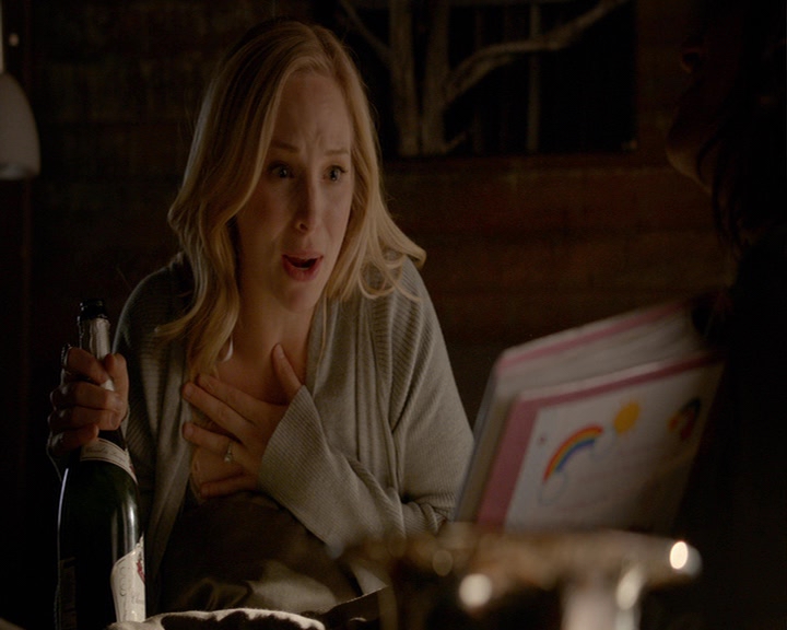 VampireDiaries-dot-nl_VampireDiaries-8x03YouDecidedThatIWasWorthSaving0256.jpg