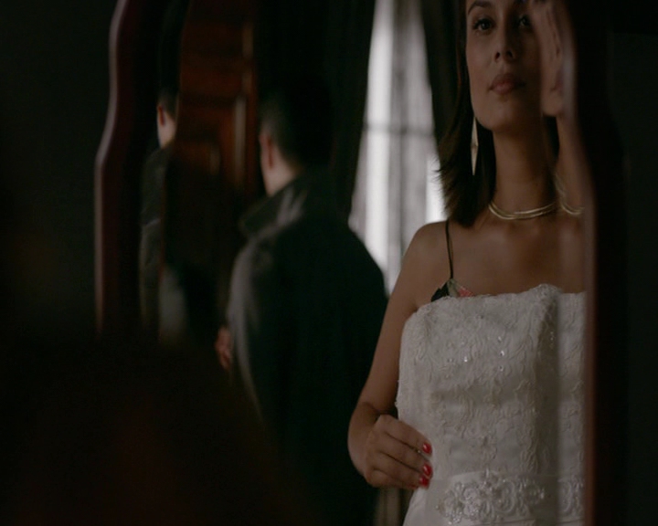 VampireDiaries-dot-nl_VampireDiaries-8x03YouDecidedThatIWasWorthSaving0450.jpg
