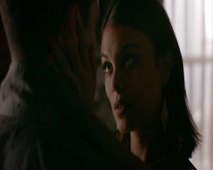 VampireDiaries-dot-nl_VampireDiaries-8x03YouDecidedThatIWasWorthSaving0475.jpg