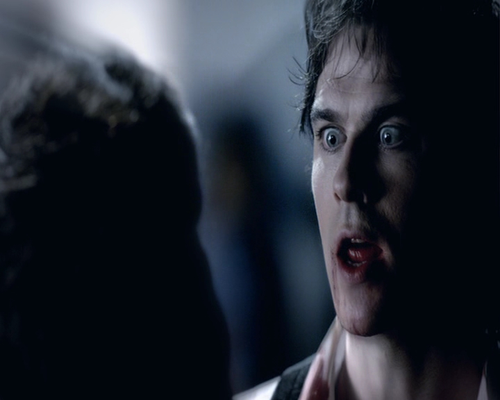 VampireDiaries-dot-nl_VampireDiaries-8x03YouDecidedThatIWasWorthSaving0503.jpg