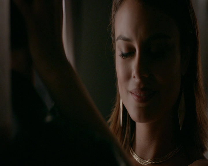 VampireDiaries-dot-nl_VampireDiaries-8x03YouDecidedThatIWasWorthSaving0521.jpg