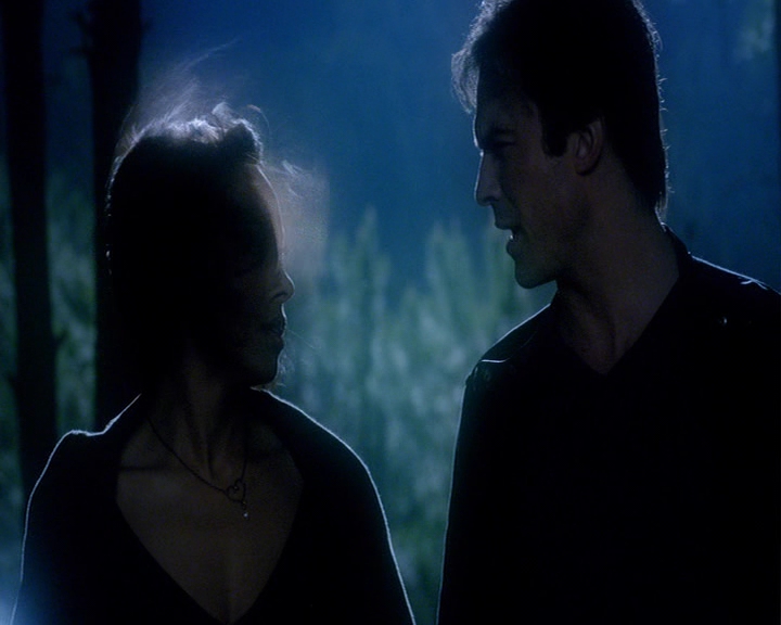 VampireDiaries-dot-nl_VampireDiaries-8x03YouDecidedThatIWasWorthSaving0528.jpg
