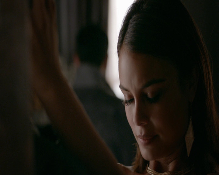 VampireDiaries-dot-nl_VampireDiaries-8x03YouDecidedThatIWasWorthSaving0533.jpg