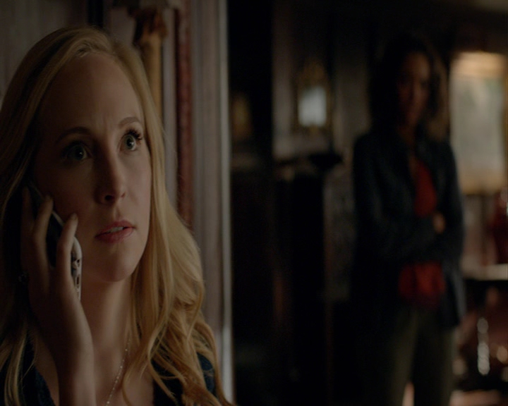 VampireDiaries-dot-nl_VampireDiaries-8x03YouDecidedThatIWasWorthSaving0566.jpg