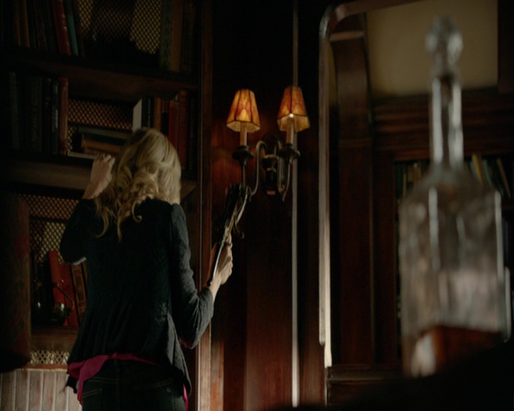 VampireDiaries-dot-nl_VampireDiaries-8x03YouDecidedThatIWasWorthSaving0593.jpg