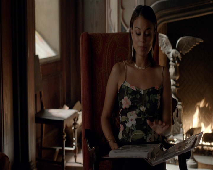 VampireDiaries-dot-nl_VampireDiaries-8x03YouDecidedThatIWasWorthSaving0666.jpg