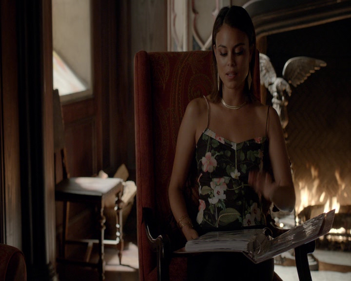 VampireDiaries-dot-nl_VampireDiaries-8x03YouDecidedThatIWasWorthSaving0668.jpg