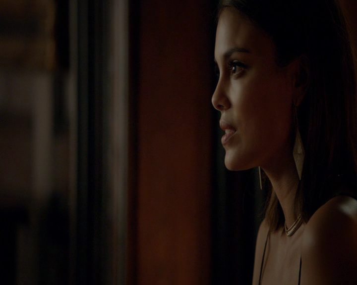 VampireDiaries-dot-nl_VampireDiaries-8x03YouDecidedThatIWasWorthSaving0682.jpg