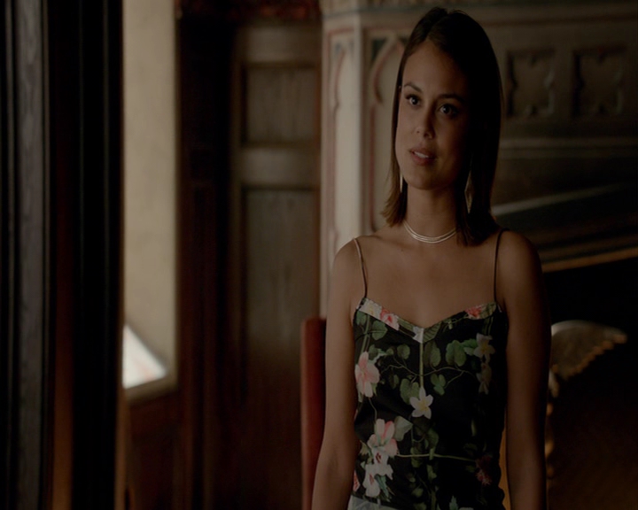 VampireDiaries-dot-nl_VampireDiaries-8x03YouDecidedThatIWasWorthSaving0709.jpg