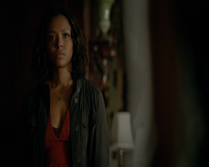 VampireDiaries-dot-nl_VampireDiaries-8x03YouDecidedThatIWasWorthSaving0711.jpg