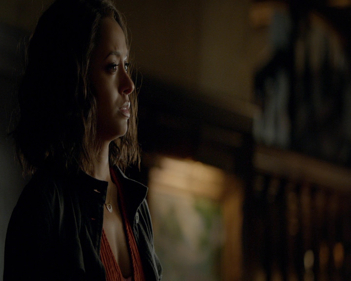 VampireDiaries-dot-nl_VampireDiaries-8x03YouDecidedThatIWasWorthSaving0713.jpg