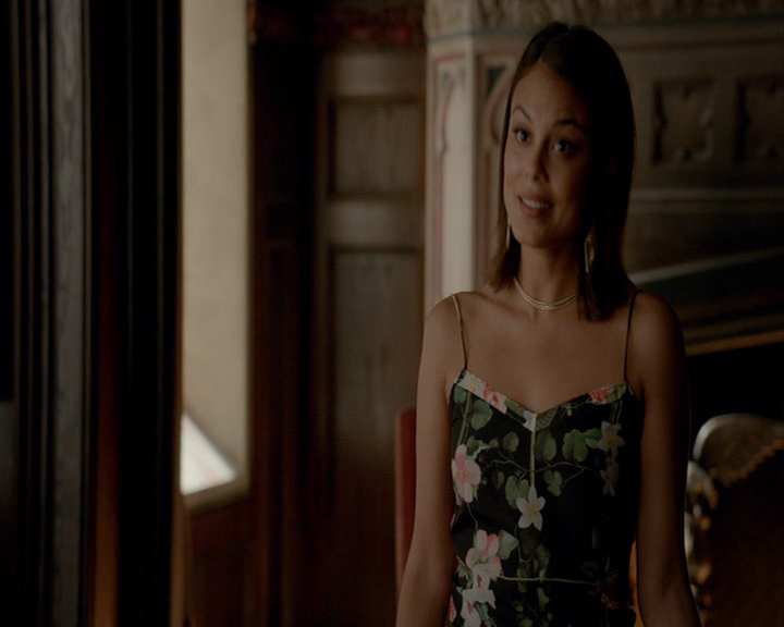 VampireDiaries-dot-nl_VampireDiaries-8x03YouDecidedThatIWasWorthSaving0716.jpg