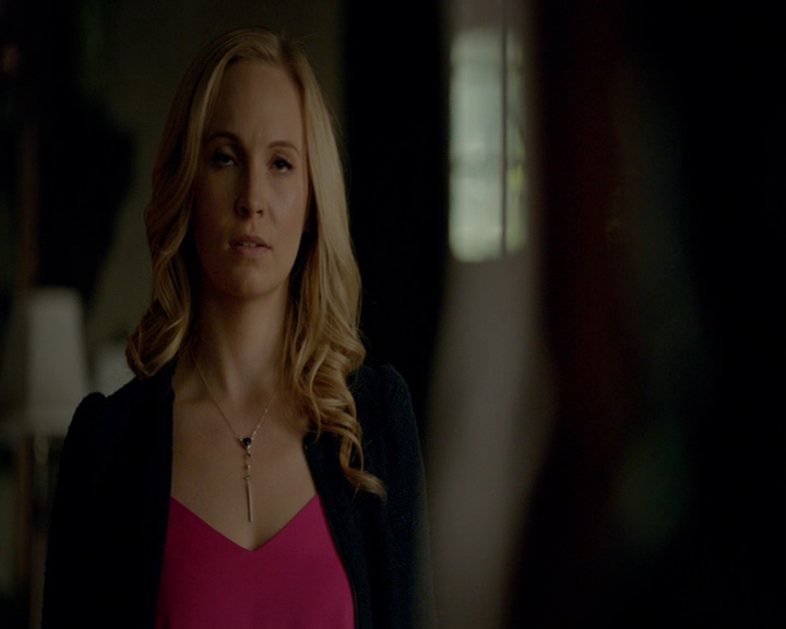 VampireDiaries-dot-nl_VampireDiaries-8x03YouDecidedThatIWasWorthSaving0722.jpg
