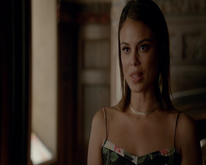 VampireDiaries-dot-nl_VampireDiaries-8x03YouDecidedThatIWasWorthSaving0724.jpg