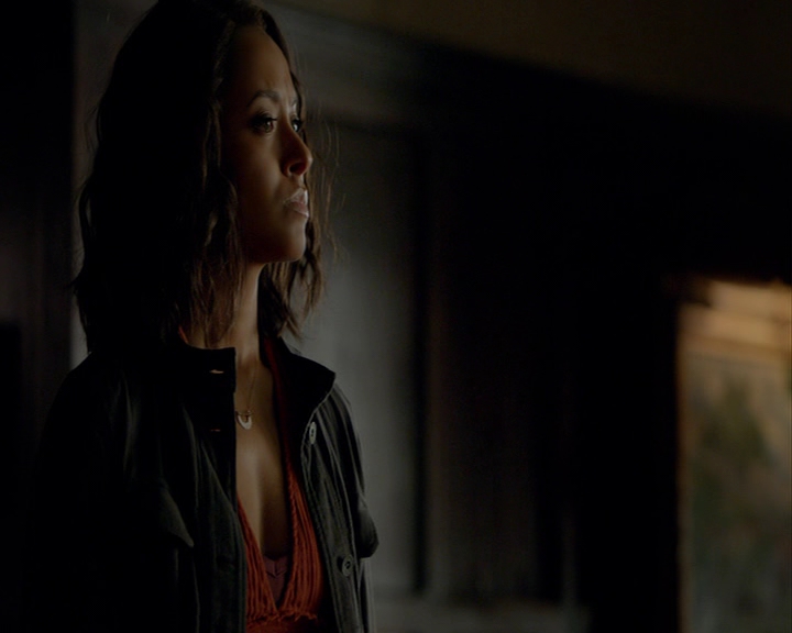 VampireDiaries-dot-nl_VampireDiaries-8x03YouDecidedThatIWasWorthSaving0732.jpg