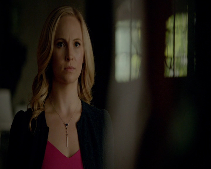 VampireDiaries-dot-nl_VampireDiaries-8x03YouDecidedThatIWasWorthSaving0736.jpg