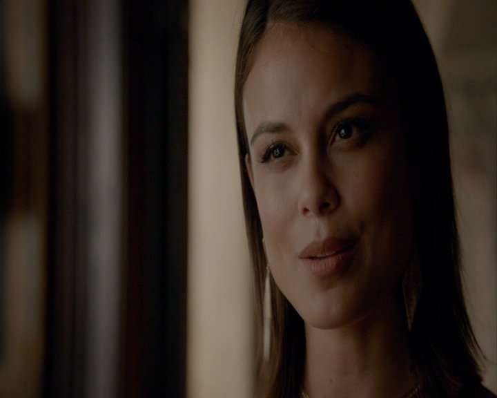 VampireDiaries-dot-nl_VampireDiaries-8x03YouDecidedThatIWasWorthSaving0749.jpg