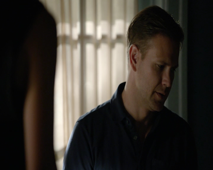 VampireDiaries-dot-nl_VampireDiaries-8x03YouDecidedThatIWasWorthSaving0806.jpg