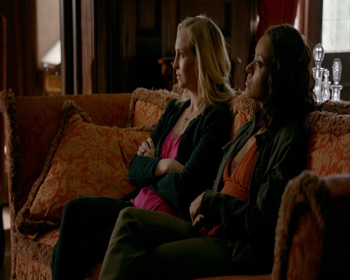 VampireDiaries-dot-nl_VampireDiaries-8x03YouDecidedThatIWasWorthSaving0920.jpg