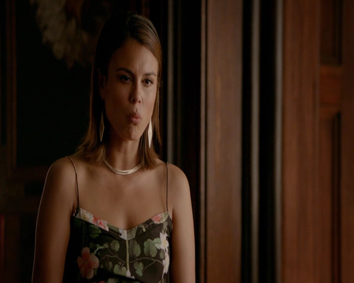 VampireDiaries-dot-nl_VampireDiaries-8x03YouDecidedThatIWasWorthSaving0943.jpg