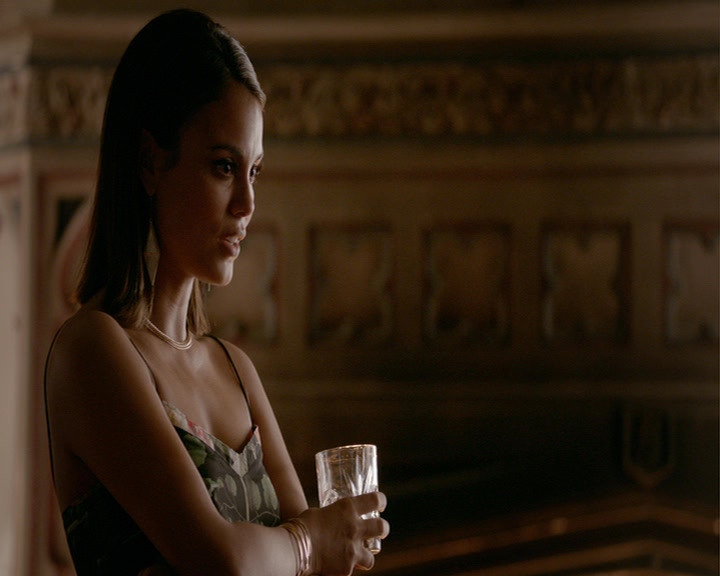 VampireDiaries-dot-nl_VampireDiaries-8x03YouDecidedThatIWasWorthSaving0985.jpg