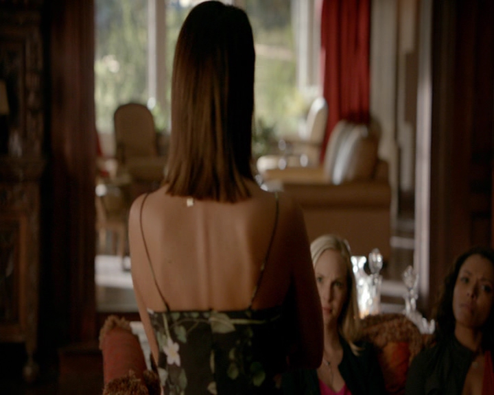 VampireDiaries-dot-nl_VampireDiaries-8x03YouDecidedThatIWasWorthSaving0987.jpg