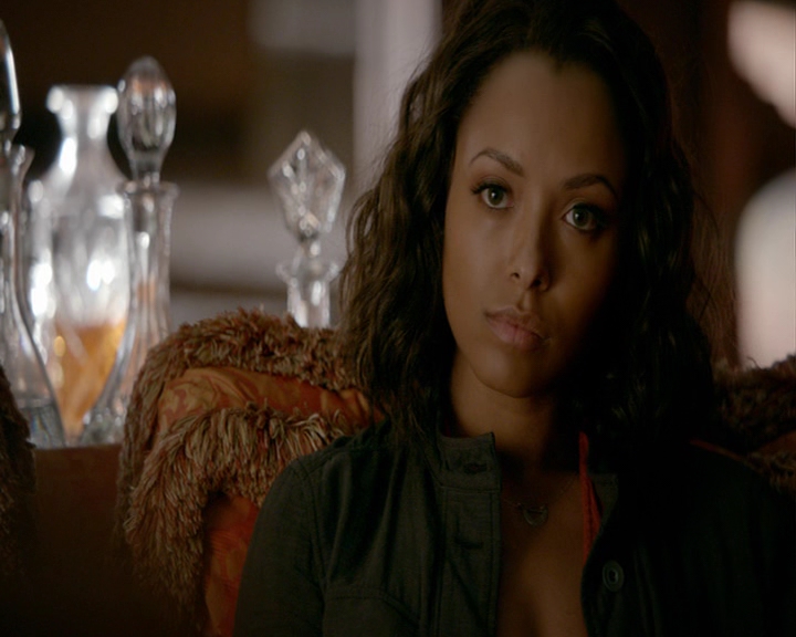 VampireDiaries-dot-nl_VampireDiaries-8x03YouDecidedThatIWasWorthSaving1013.jpg