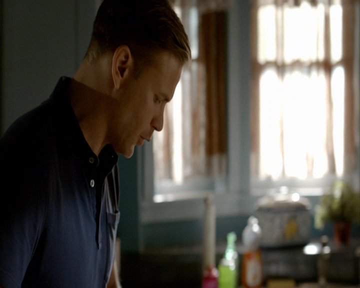 VampireDiaries-dot-nl_VampireDiaries-8x03YouDecidedThatIWasWorthSaving1029.jpg