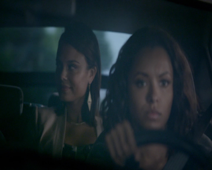 VampireDiaries-dot-nl_VampireDiaries-8x03YouDecidedThatIWasWorthSaving1066.jpg VampireDiaries-dot-nl_VampireDiaries-8x03YouDecidedThatIWasWorthSaving1066.jpg
