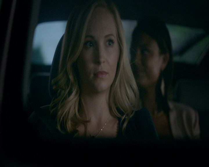 VampireDiaries-dot-nl_VampireDiaries-8x03YouDecidedThatIWasWorthSaving1080.jpg