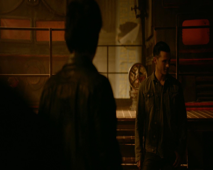 VampireDiaries-dot-nl_VampireDiaries-8x03YouDecidedThatIWasWorthSaving1122.jpg