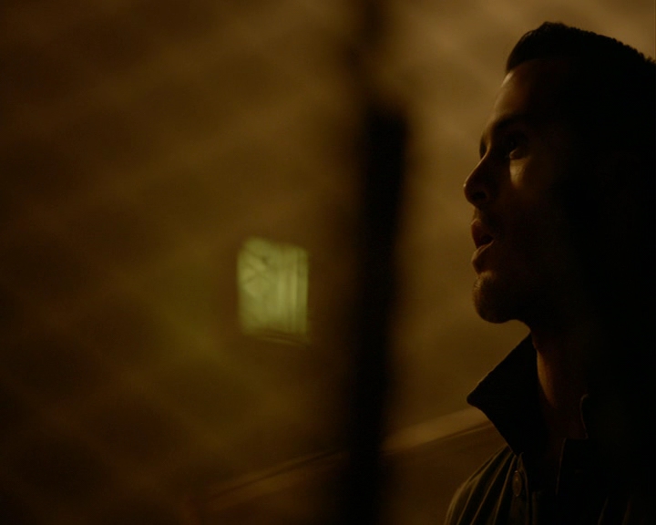 VampireDiaries-dot-nl_VampireDiaries-8x03YouDecidedThatIWasWorthSaving1133.jpg