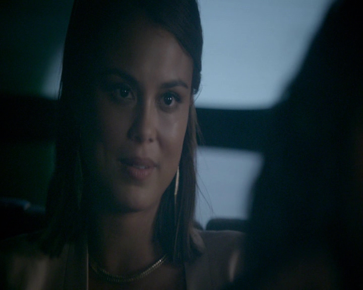 VampireDiaries-dot-nl_VampireDiaries-8x03YouDecidedThatIWasWorthSaving1181.jpg VampireDiaries-dot-nl_VampireDiaries-8x03YouDecidedThatIWasWorthSaving1181.jpg