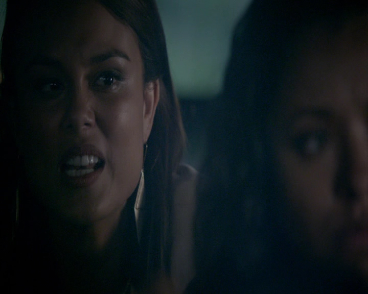 VampireDiaries-dot-nl_VampireDiaries-8x03YouDecidedThatIWasWorthSaving1197.jpg