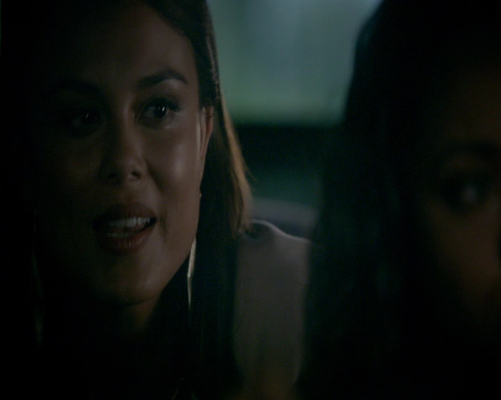 VampireDiaries-dot-nl_VampireDiaries-8x03YouDecidedThatIWasWorthSaving1198.jpg
