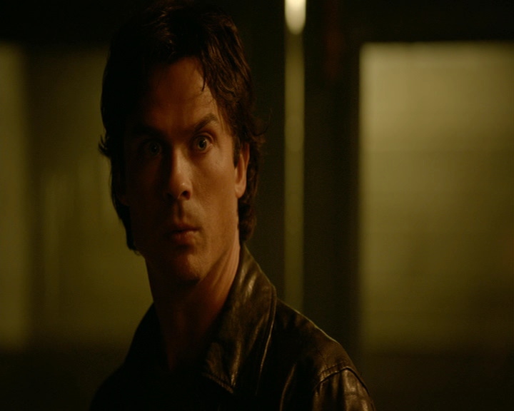 VampireDiaries-dot-nl_VampireDiaries-8x03YouDecidedThatIWasWorthSaving1232.jpg
