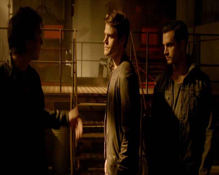 VampireDiaries-dot-nl_VampireDiaries-8x03YouDecidedThatIWasWorthSaving1263.jpg